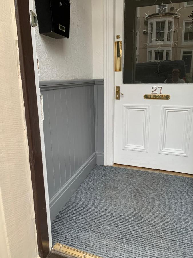 Wentworth Guesthouse Уитби Экстерьер фото