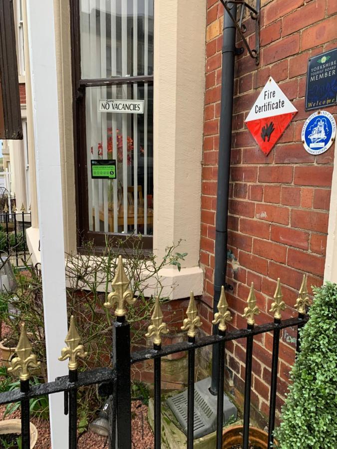 Wentworth Guesthouse Уитби Экстерьер фото