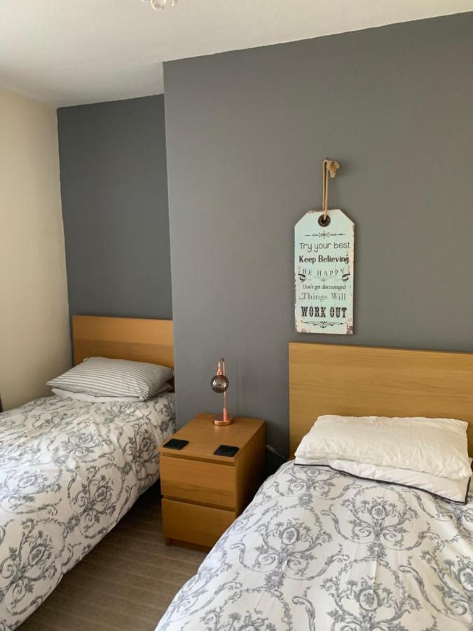 Wentworth Guesthouse Уитби Экстерьер фото