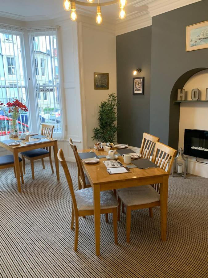 Wentworth Guesthouse Уитби Экстерьер фото