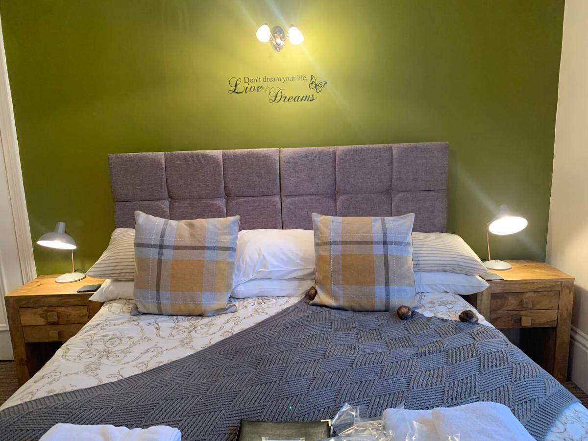Wentworth Guesthouse Уитби Экстерьер фото