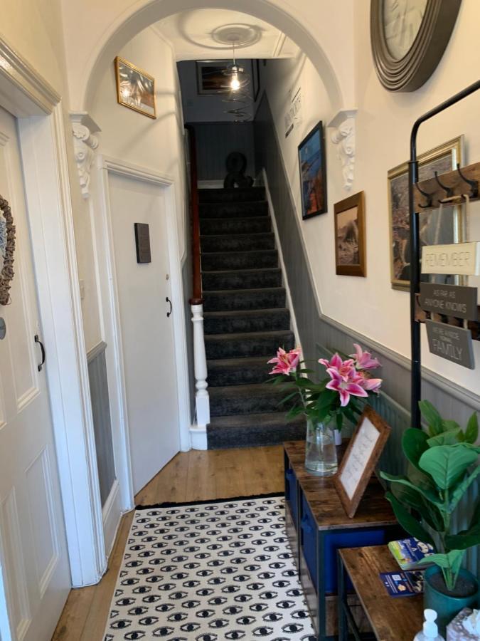 Wentworth Guesthouse Уитби Экстерьер фото