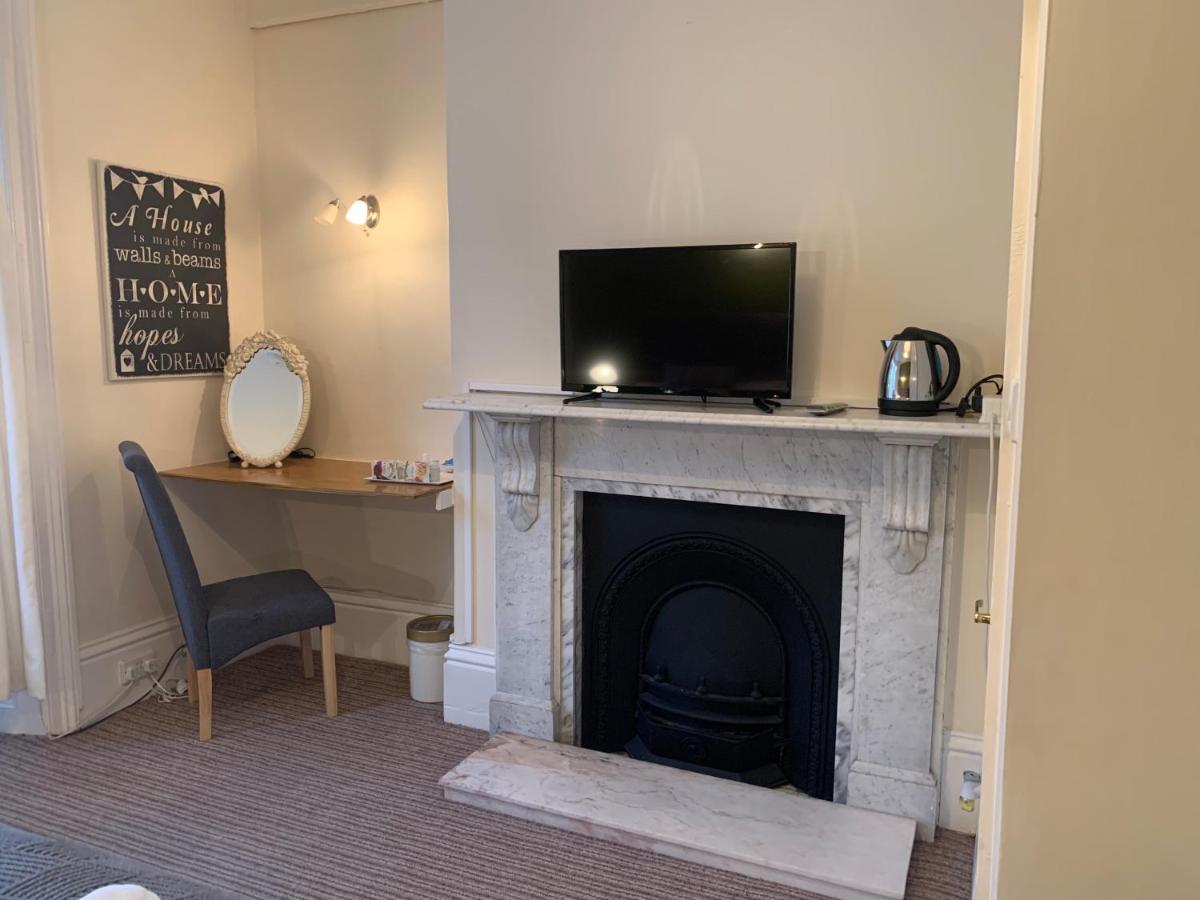 Wentworth Guesthouse Уитби Экстерьер фото
