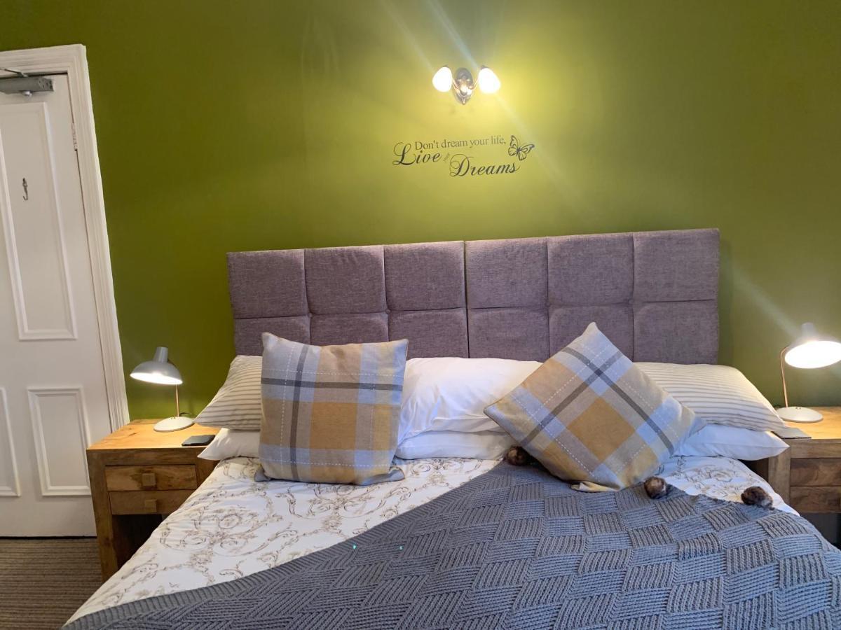 Wentworth Guesthouse Уитби Экстерьер фото