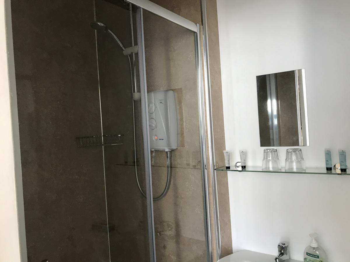 Wentworth Guesthouse Уитби Экстерьер фото