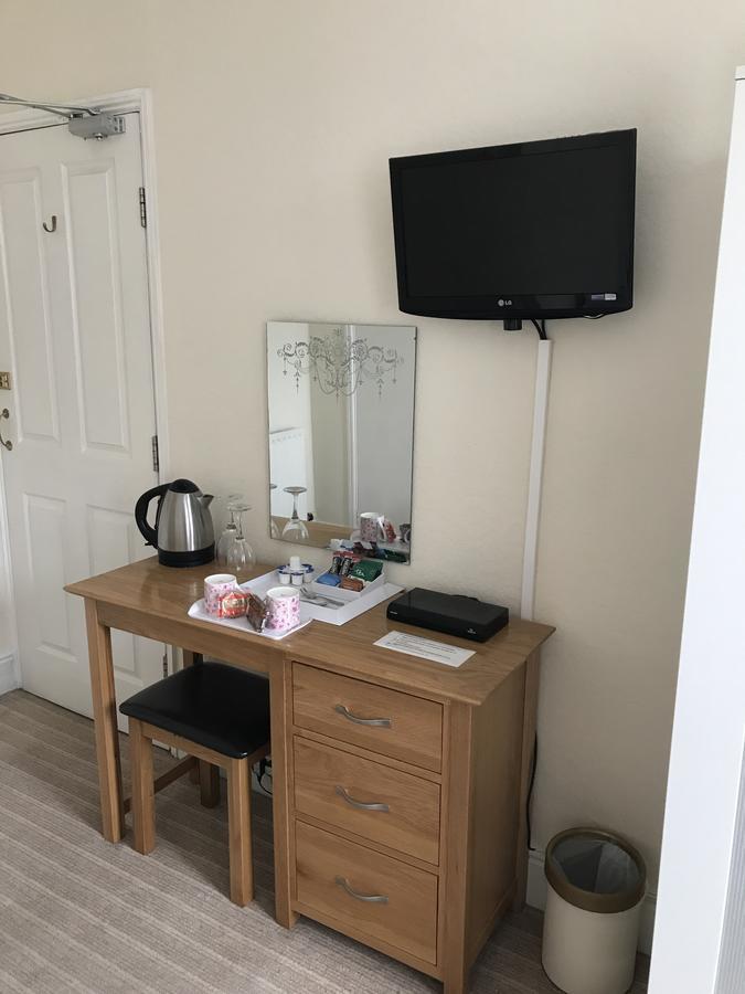 Wentworth Guesthouse Уитби Экстерьер фото