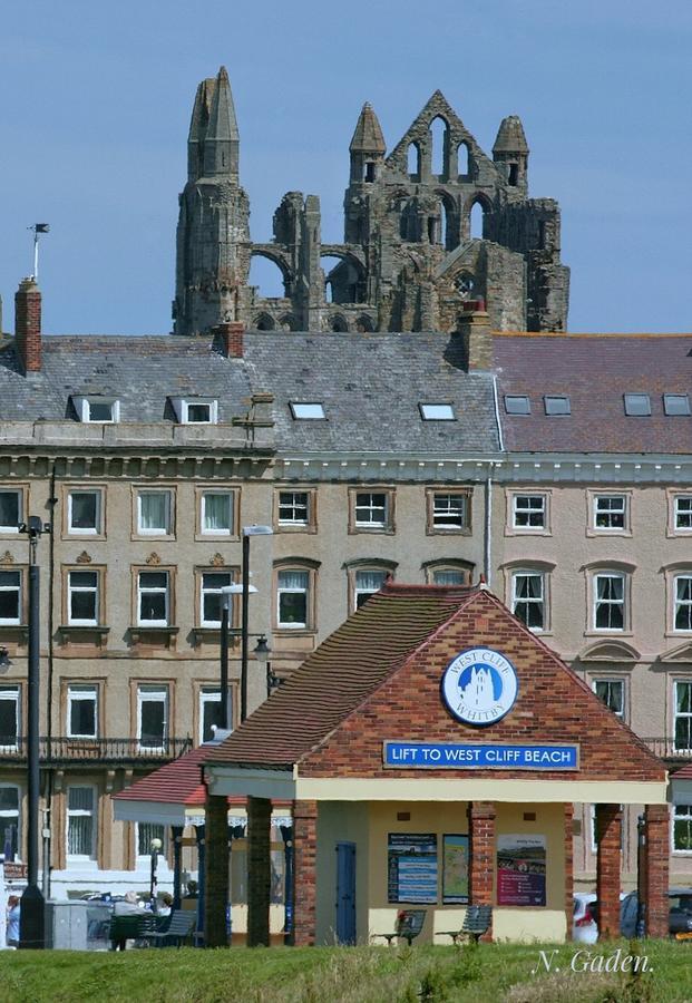 Wentworth Guesthouse Уитби Экстерьер фото