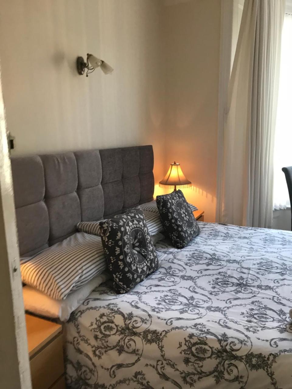 Wentworth Guesthouse Уитби Экстерьер фото