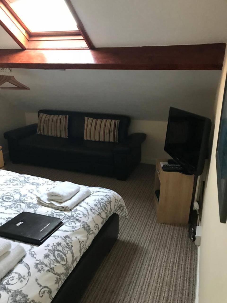 Wentworth Guesthouse Уитби Экстерьер фото