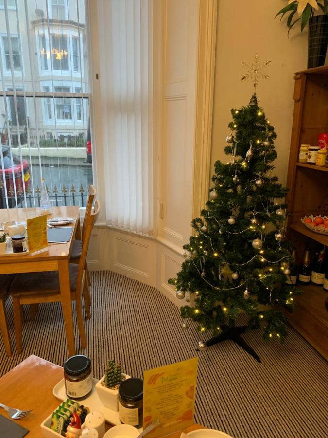Wentworth Guesthouse Уитби Экстерьер фото